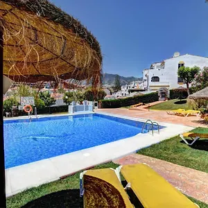 Amplio, Soleado Y Con Vista Panorámica A 400 Metros De La Playa , Benalmádena España